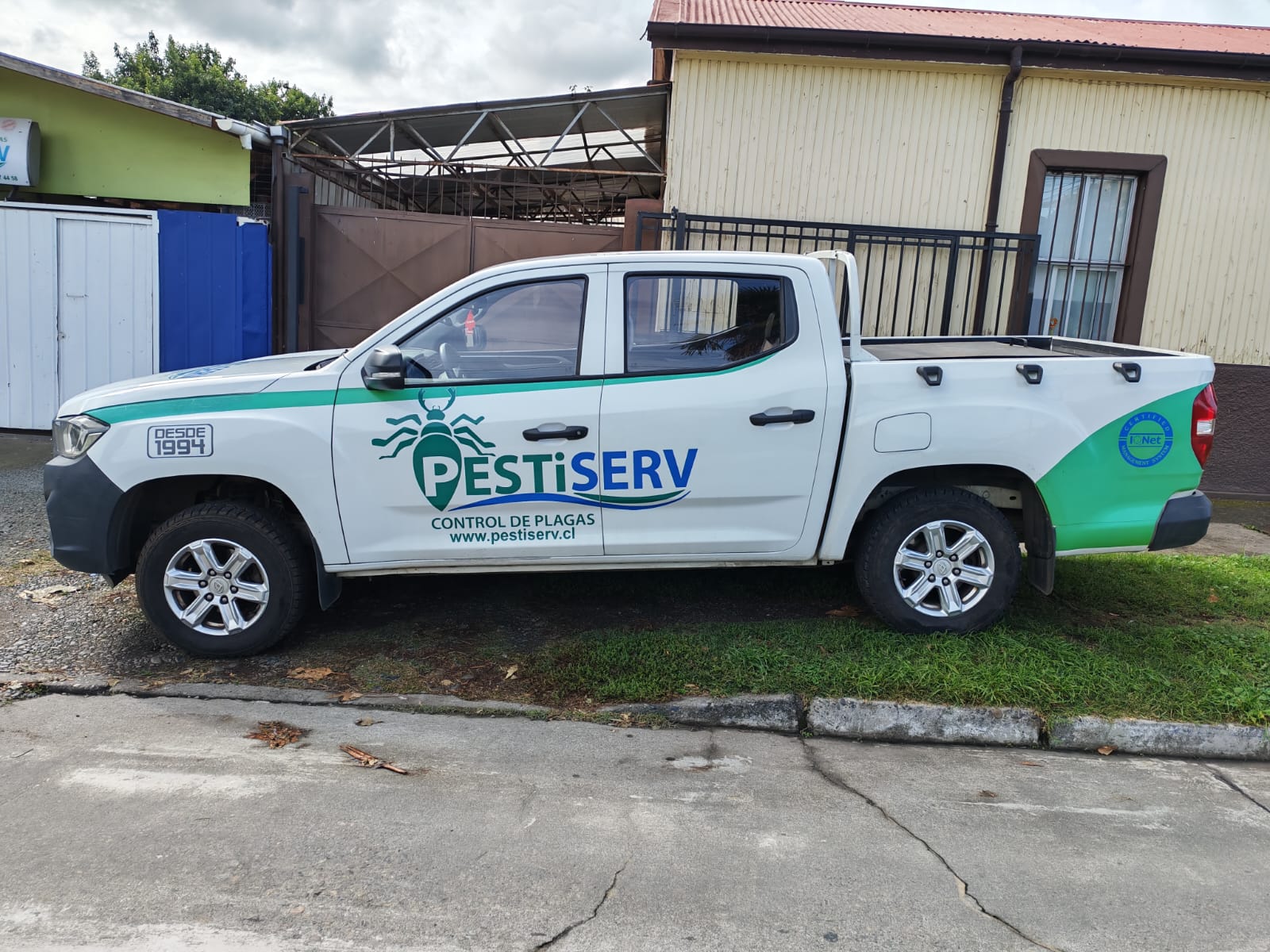 Equipo Pestiserv en acción